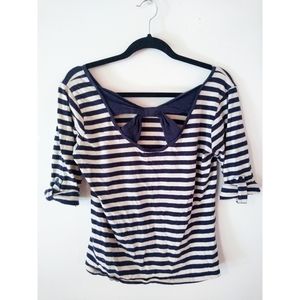 Wide neck bow back stripe stretchy top